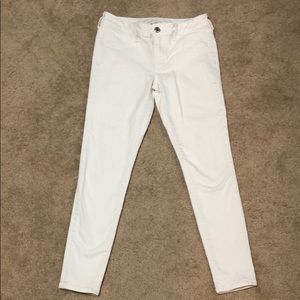 White American Eagle Size 4 Jegging